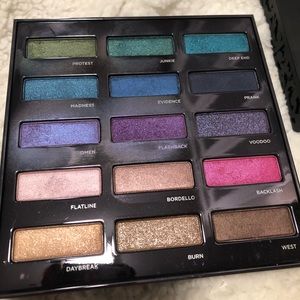 Urban Decay Urban Spectrum eyeshadow palette